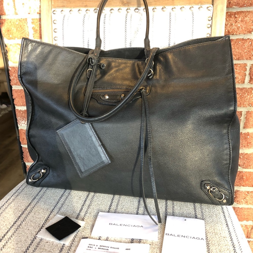 🎁Beautiful 🥰Auth. Balenceaga Bag🥰